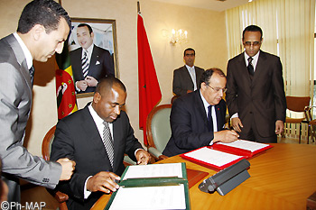 fihri-comenwelth-signature-M