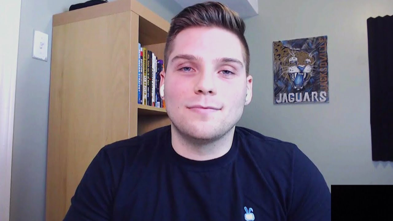 This student is using YouTube to pay off his university debt 1