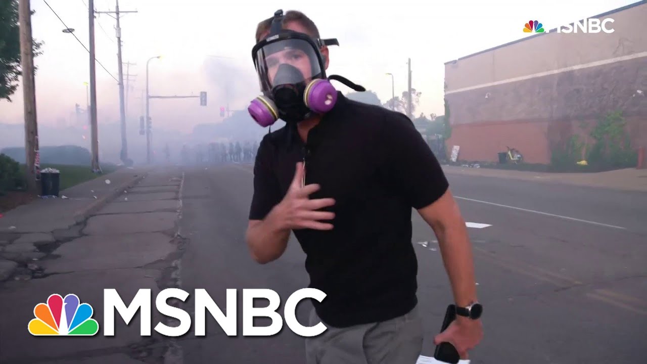 See Flash-Bangs Go Off Near NBC News Reporter As Minneapolis Protesters Retreat | MSNBC 1
