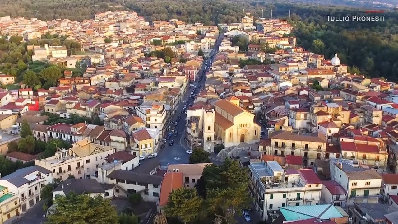 Houses in 'COVID-free' Italian town selling for one euro 1