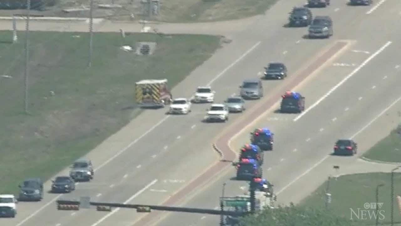 Stolen ambulance leads Dallas police on high-speed chase 2