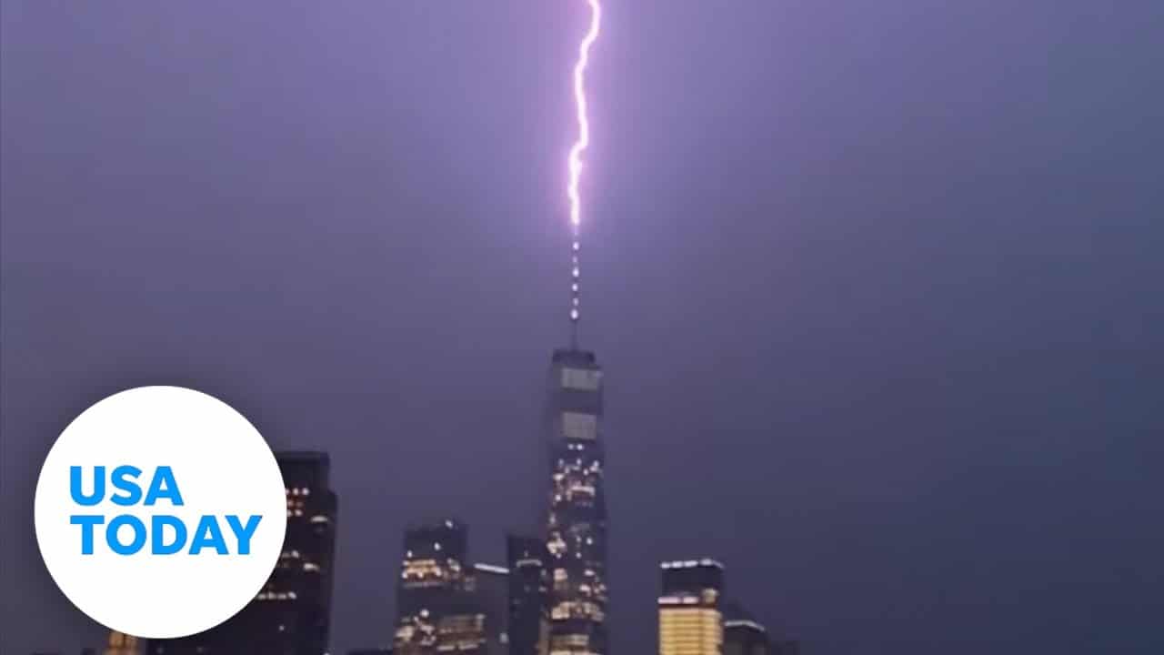 Paris to New York: 7 incredible lightning strikes on landmarks | USA TODAY 6