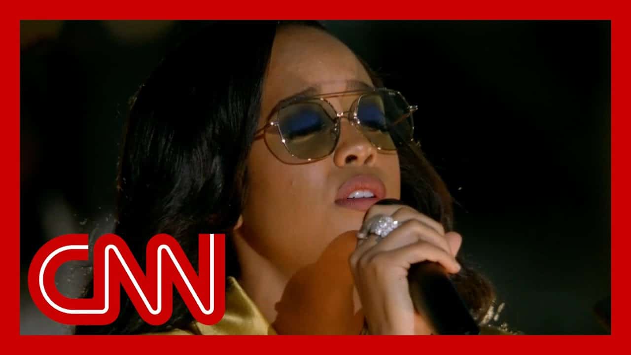 H.E.R. performs 'Love's In Need of Love Today' 7