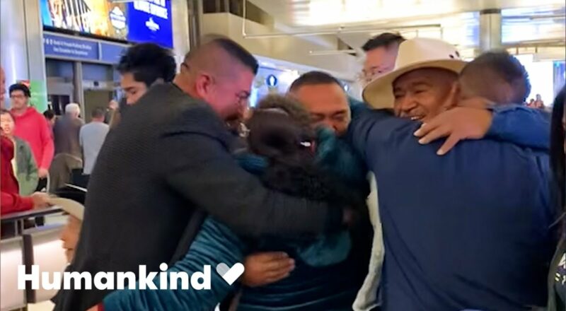 Brothers sob as they see their parents in person after 22 years | Humankind 6