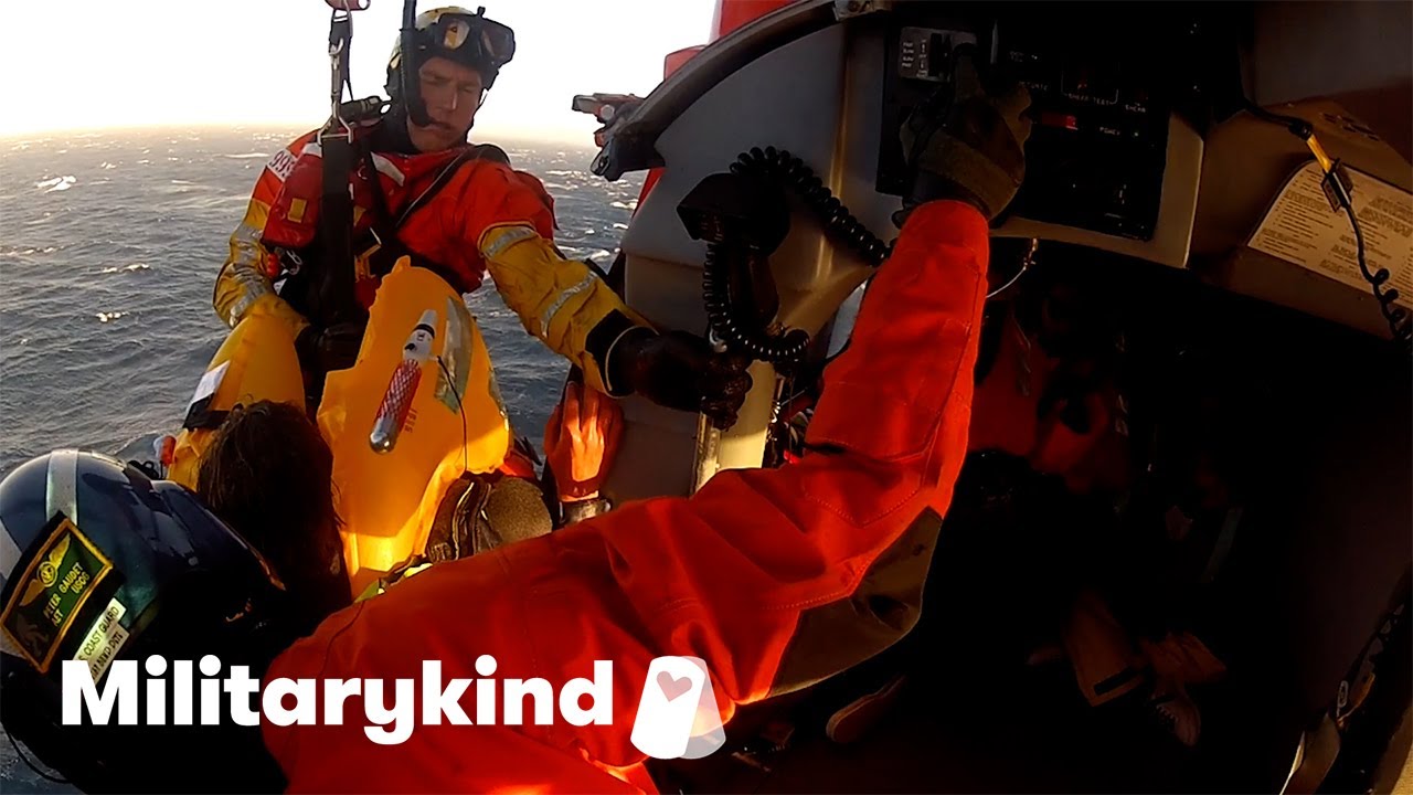 Watch the nail-biting rescue of a sinking sailboat crew | Militarykind 1