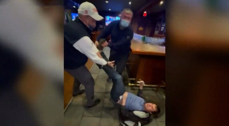 Police investigate video of man forcibly removed from Ont. restaurant 2