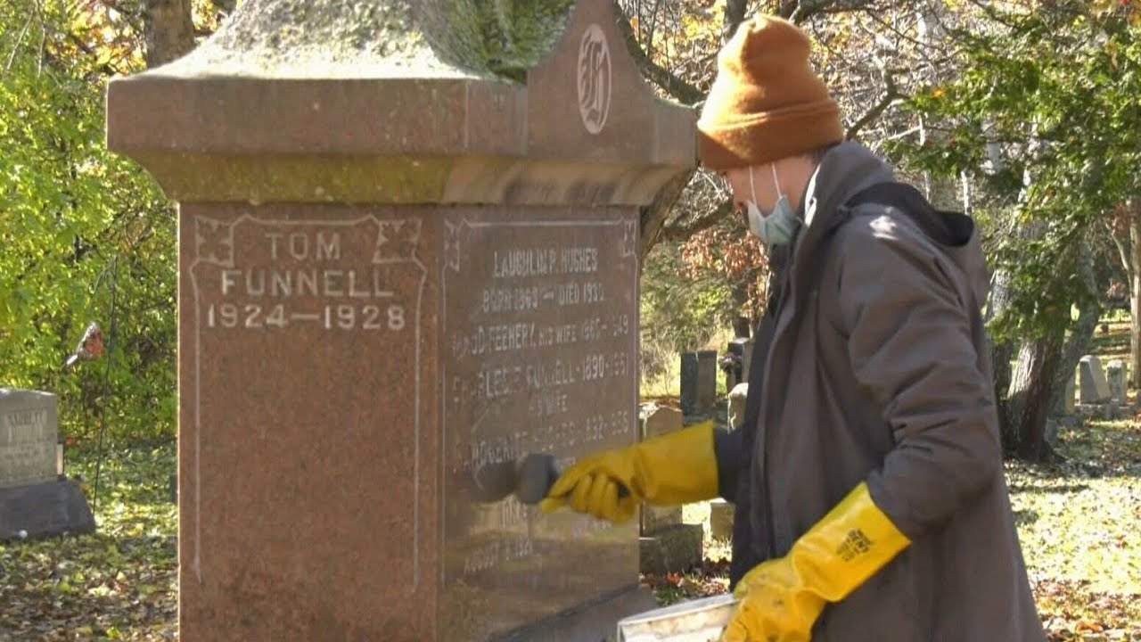 More than 900 headstones damaged by vandals in eastern Ont. 1