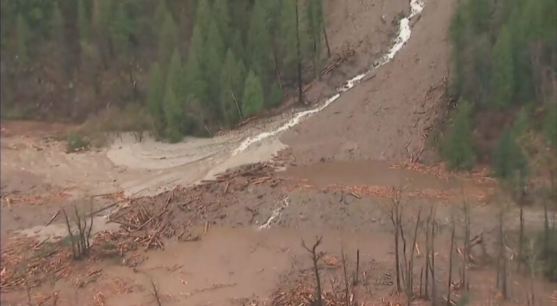 Flooding triggers mudslides trapping hundreds in B.C. 2