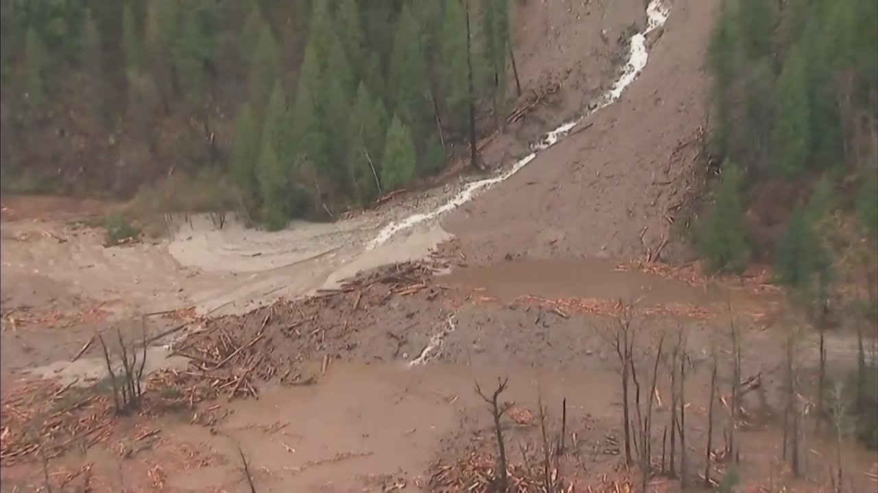 Flooding triggers mudslides trapping hundreds in B.C. 1