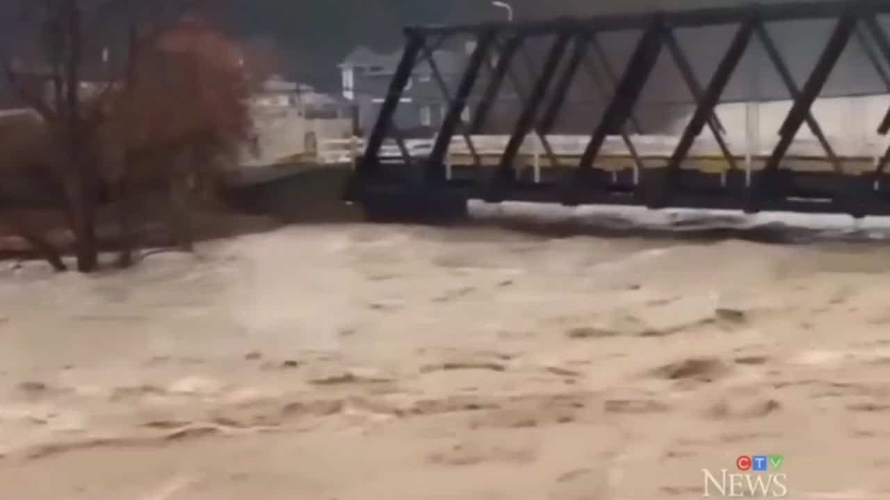 Floodwaters cover Merritt, B.C., entire community evacuated 1