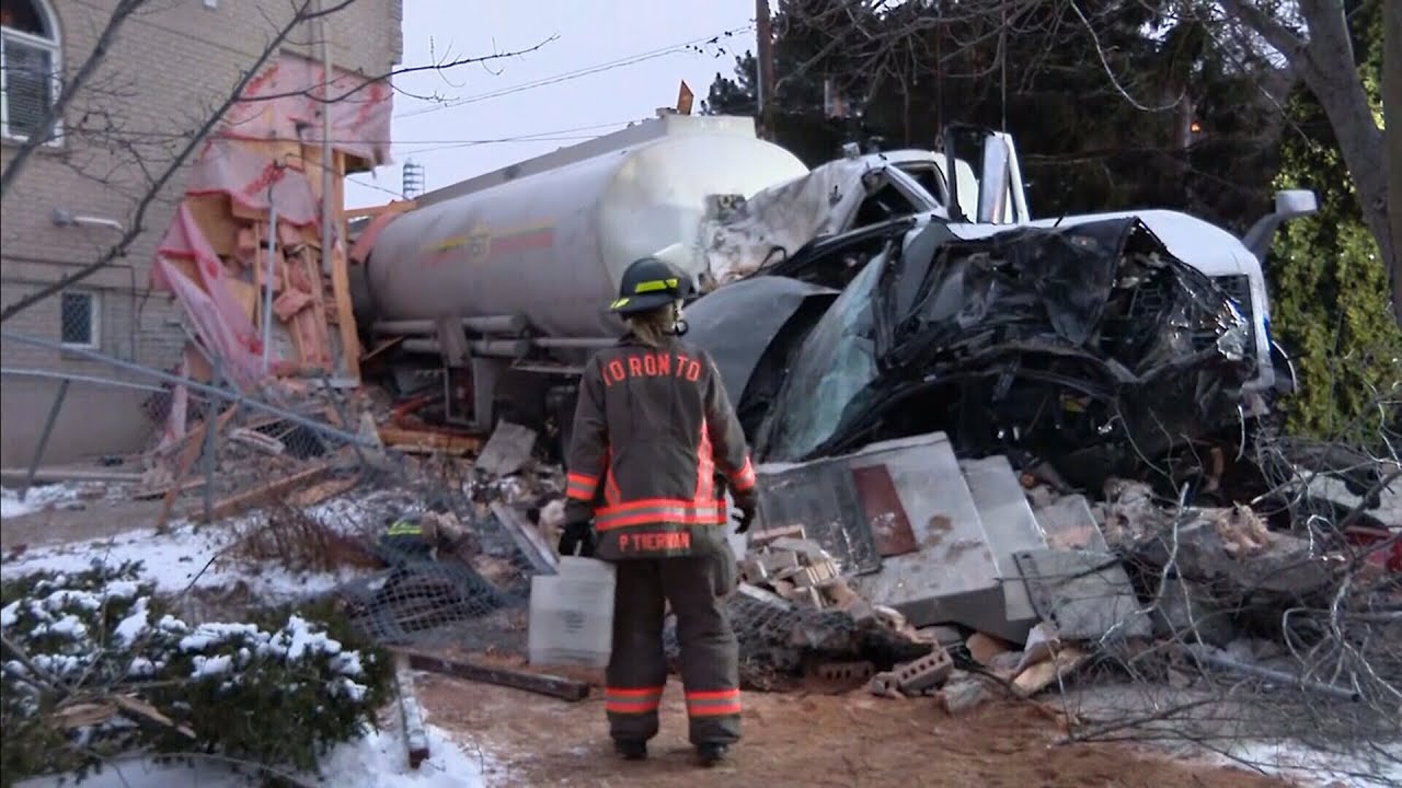 Tanker truck full of gas crashes into Toronto-area home 2