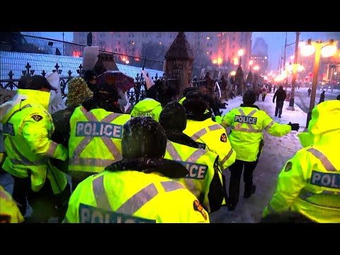 Trucker convoy: Ottawa police have started arresting protesters 1