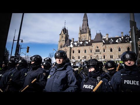 Feb .19 | Special coverage of protest situation in Ottawa as police officers move in 1