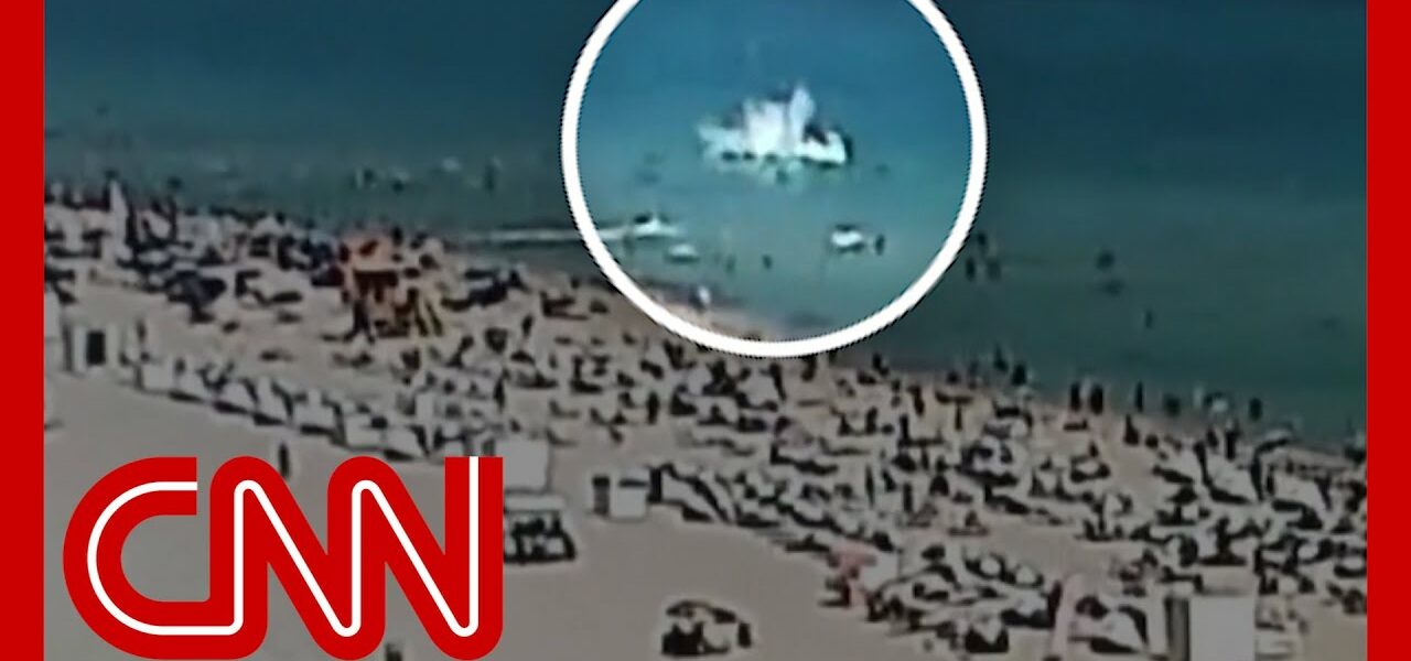 Video captures helicopter crashing into ocean near Miami Beach 1