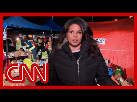 Watch CNN reporter walk through Ukrainian refugee shelter in Poland 1