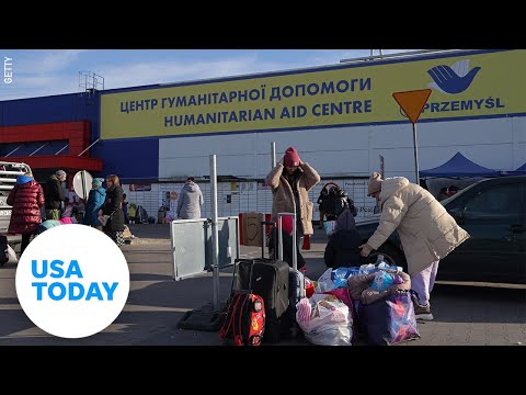 Ukrainian refugees arrive in Poland | USA TODAY 1