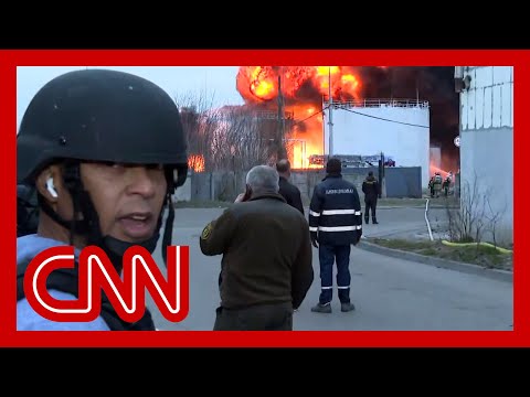 CNN reports from airstrike aftermath near Lviv 1