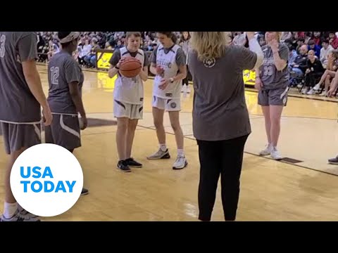 Fans erupt after blind teen basketball player sinks her free throw | USA TODAY 1