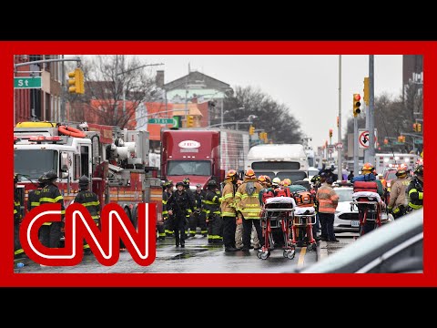 See the scene of the shooting at NYC subway station 4