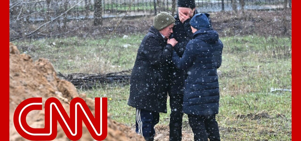 CNN captures horrific photos of mass grave site in Ukraine 1