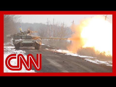 Ukrainian soldier uses Russian tank against Russian forces 1