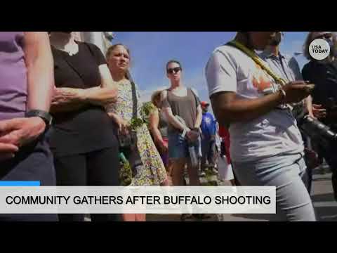 WATCH LIVE | People gather at site of Buffalo supermarket shooting 1