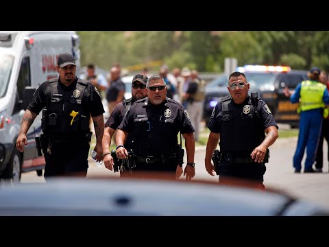 Texas law enforcement criticized over school shooting response 8