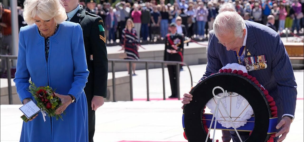 Prince Charles, Camilla visit National War Memorial / Royals in Canada 9