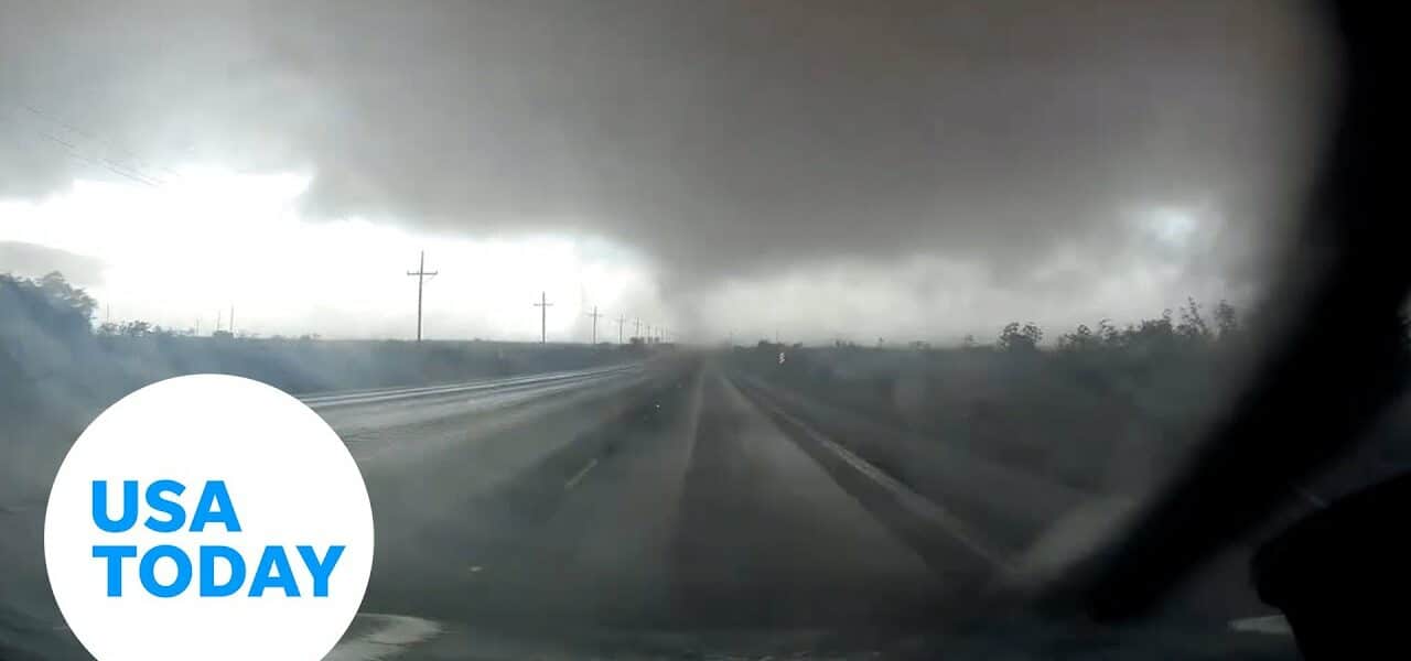 Stunned storm chasers in Texas realize they're in EF-2 twister | USA TODAY 5