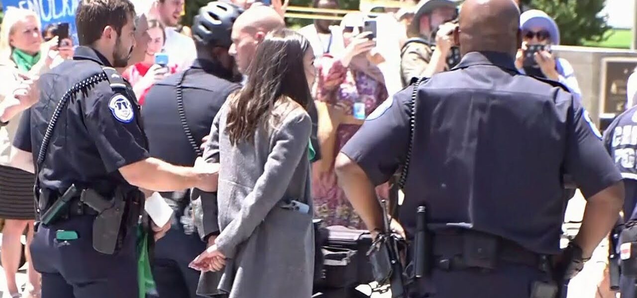 Alexandria Ocasio-Cortez arrested during abortion rights protest 3
