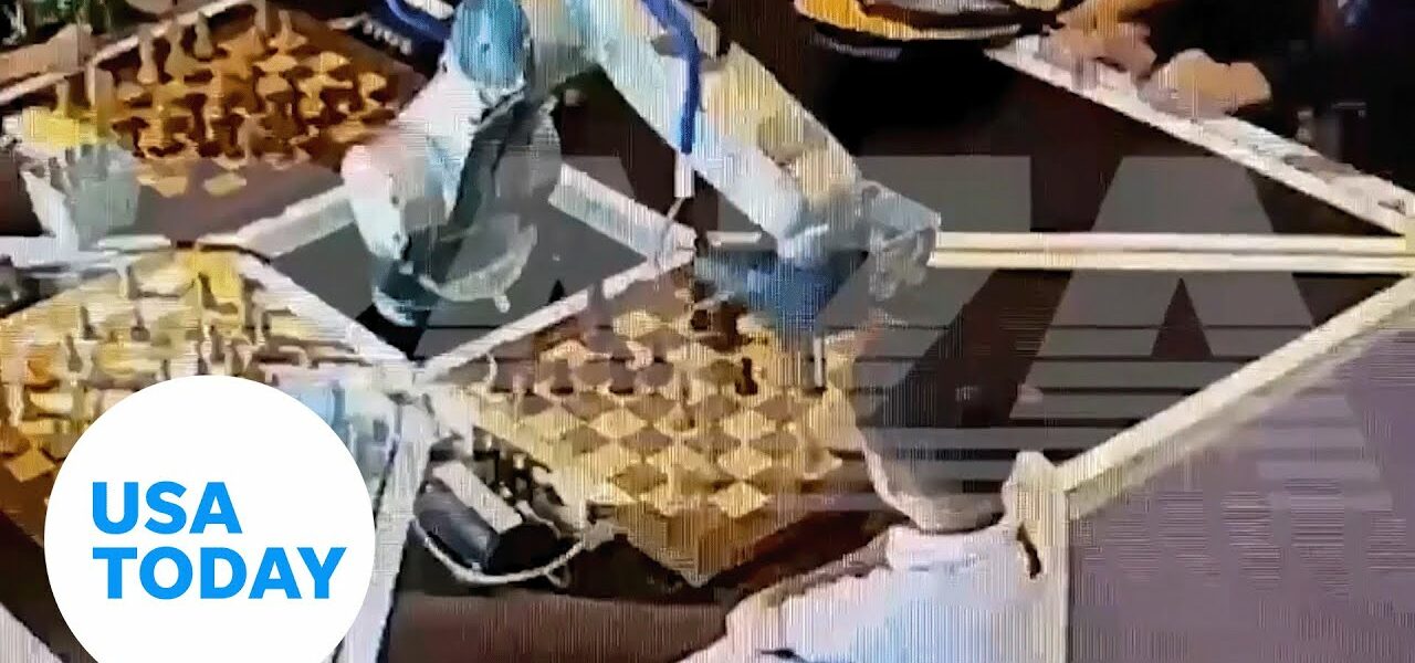 Chess robot breaks boy's finger after mistaking it for a chess piece | USA TODAY 1