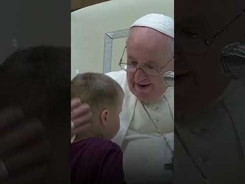 Little boy runs up stairs to Pope Francis's side | USA TODAY #Shorts 4