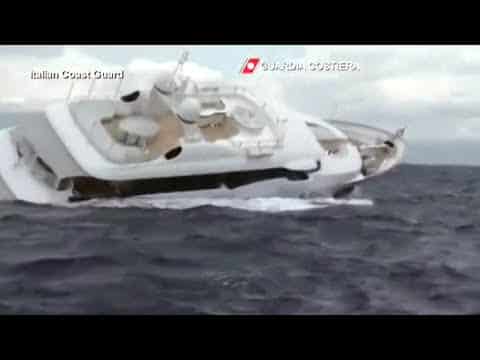 Watch a 40-metre super yacht sink off the coast of Italy 3