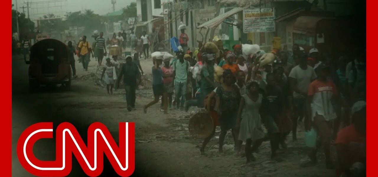 CNN reporter witnesses Haitian gang violence from inside armored car 6