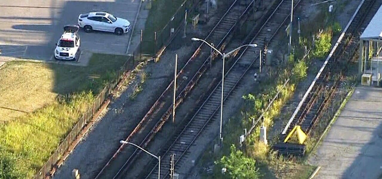 Four-year-old girl found wandering on TTC tracks in Toronto 5