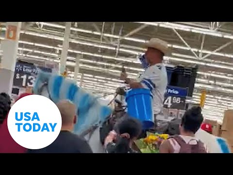 Man rides horse into Walmart to buy a bucket | USA TODAY 6