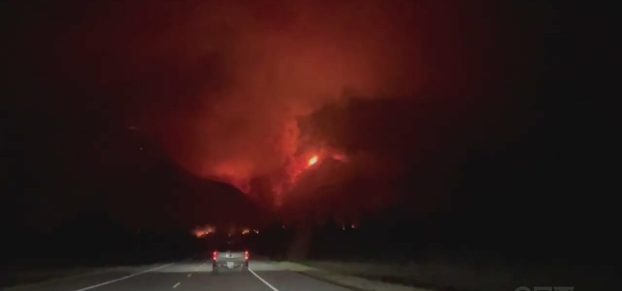 Jasper, Alta. is in dark after raging wildfire damages key infrastructure 4