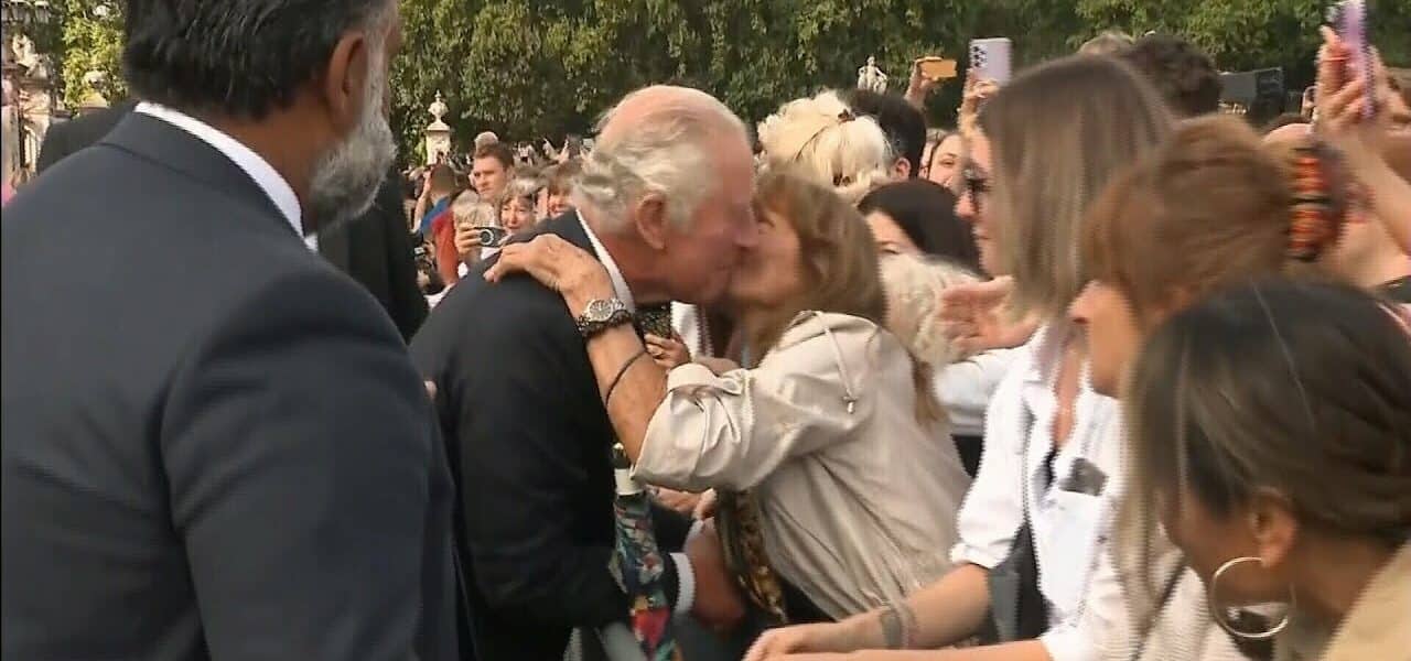 Woman kisses King Charles III #shorts 1