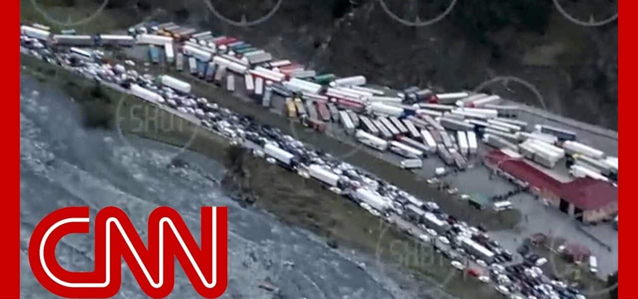 Drone video shows massive traffic jam as Russians flee the country 1