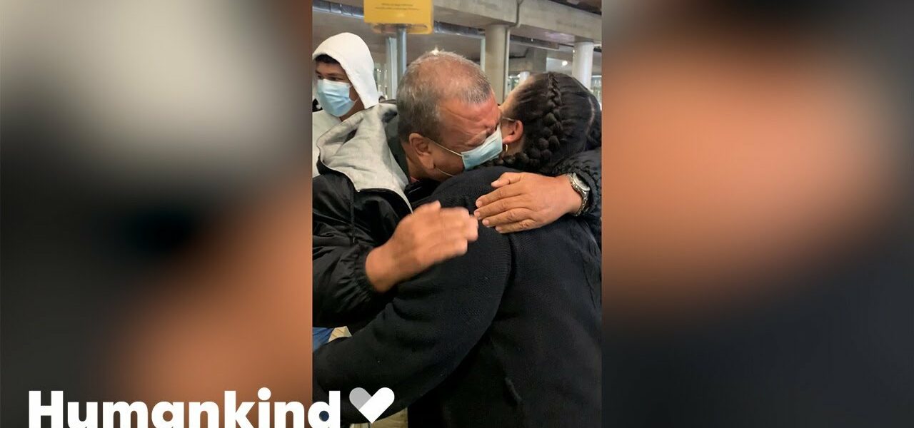 Woman surprises father after 21 years apart | Humankind #goodnews 1