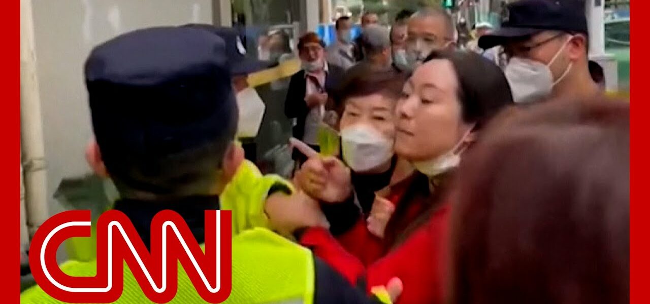 Chinese police use extreme censorship tactics to prevent spread of protests 1