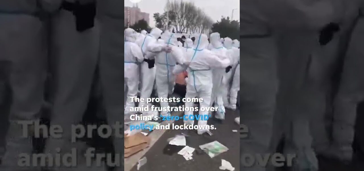 Foxconn workers in China clash with police over 'zero-COVID' policy | USA TODAY #Shorts 1